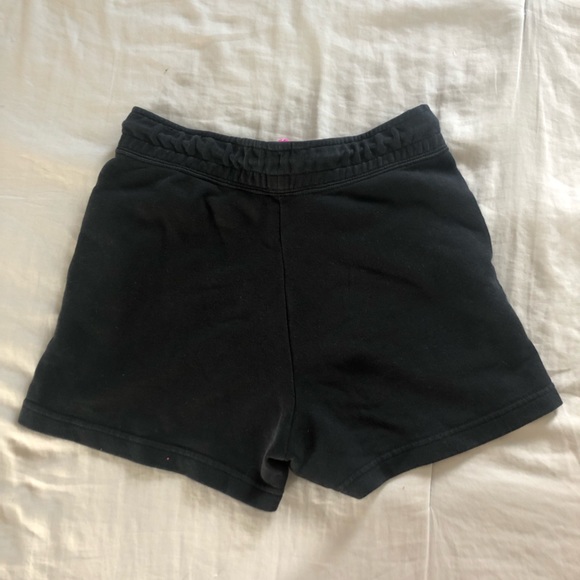 Nike shorts - Picture 2 of 2